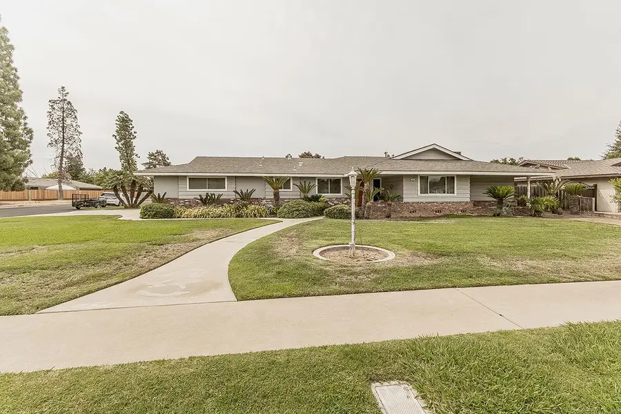 505 W Morris Avenue, Fresno, CA 93704 - #3