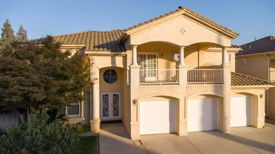 7638 N Bain Avenue, Fresno, CA 93722 - #2
