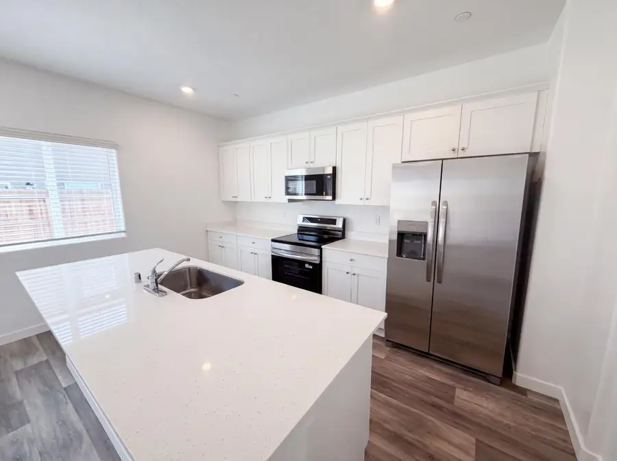 4472 Bellaire Avenue, Clovis, CA 93619 - #2
