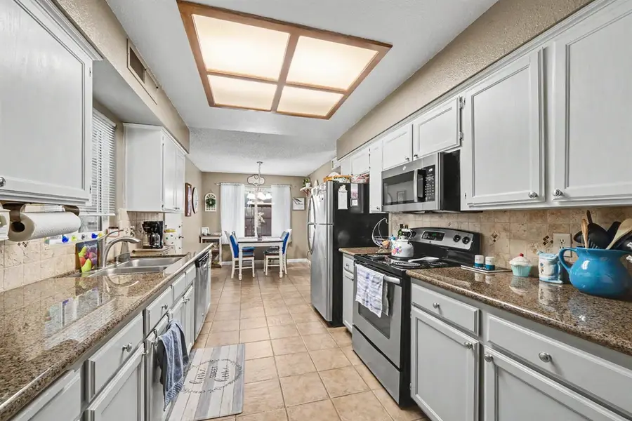 6185 N Mitre Avenue, Fresno, CA 93722 - #2