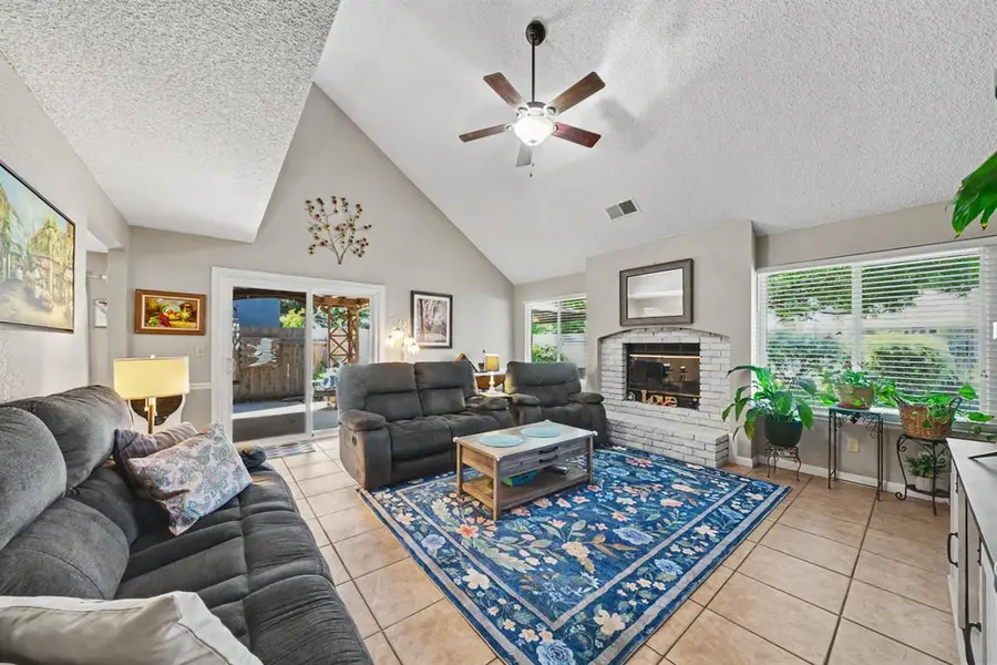 6185 N Mitre Avenue, Fresno, CA 93722 - #3