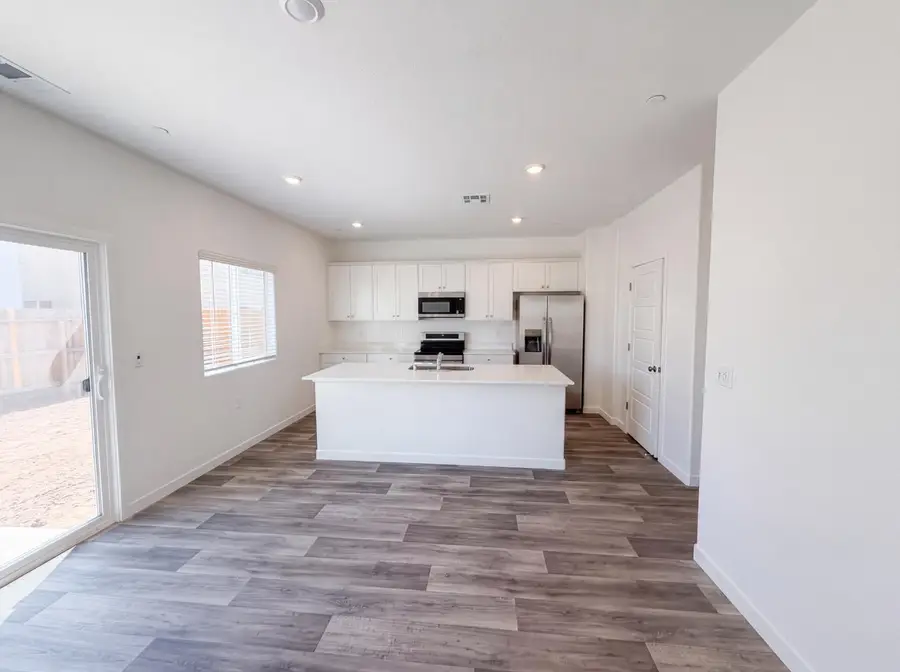 4496 Bellaire Avenue, Clovis, CA 93619 - #2