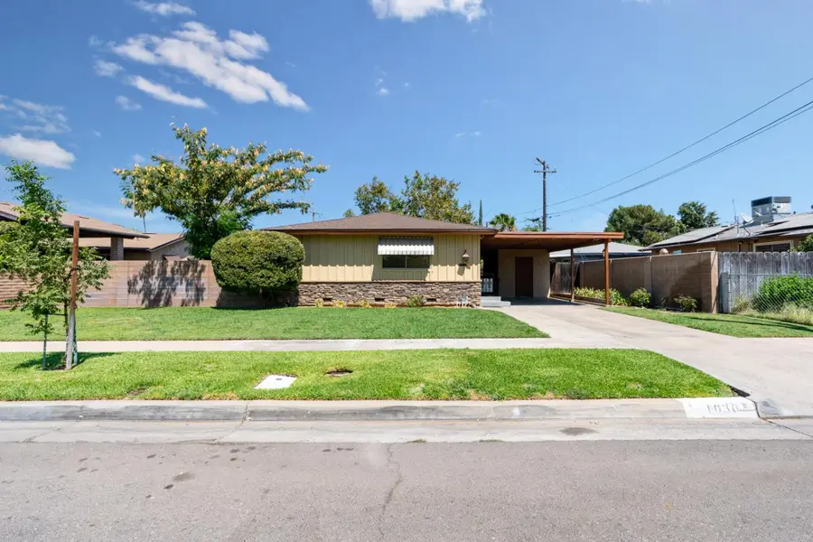 1030 W Swift Avenue, Fresno, CA 93705 - #2