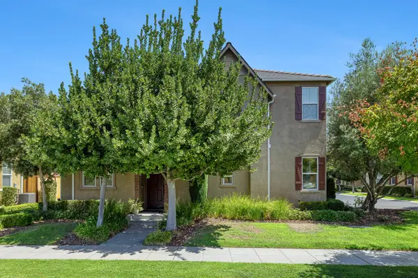 1763 N Leonard Avenue, Clovis, CA 93619