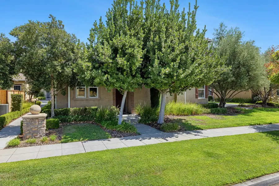 1763 N Leonard Avenue, Clovis, CA 93619 - #3