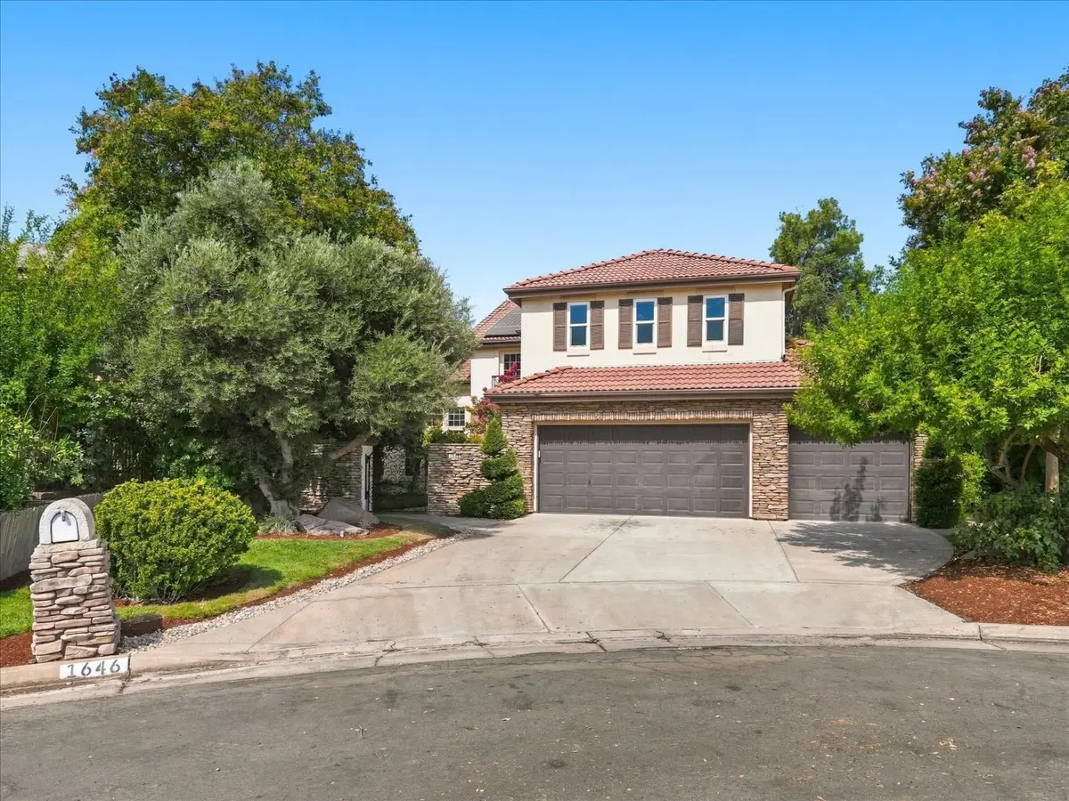1646 E Desert Island Drive, Fresno, CA 93730 - #1