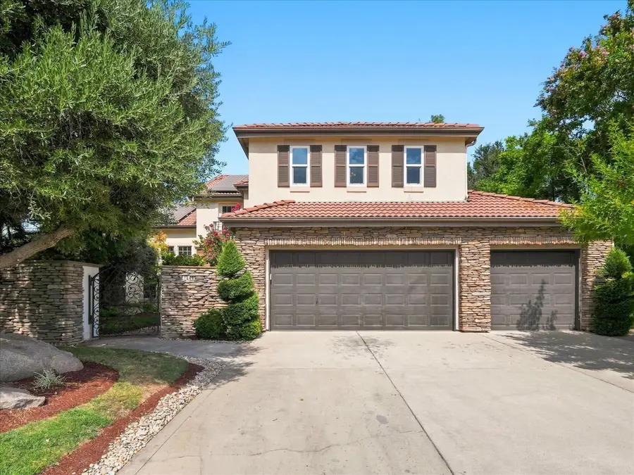 1646 E Desert Island Drive, Fresno, CA 93730 - #2