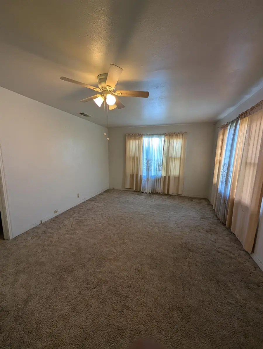 2564 E Floradora Avenue, Fresno, CA 93703 - #3