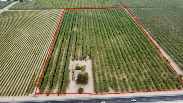 2818 N Madera Avenue, Kerman, CA 93630 - #1
