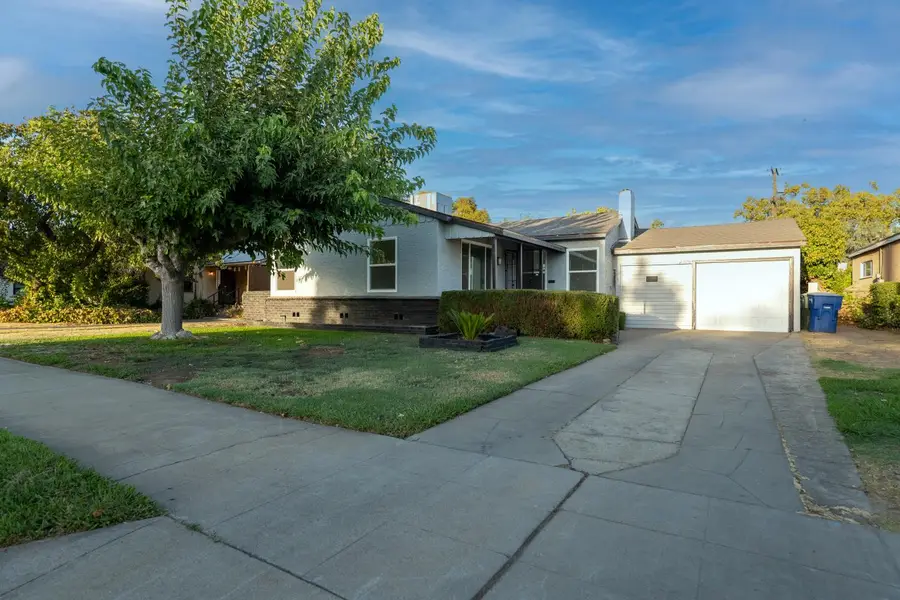 2706 N Thorne Avenue, Fresno, CA 93704 - #2