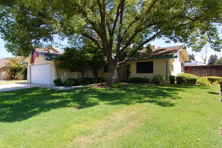 422 N Purdue Avenue, Fresno, CA 93727 - #2