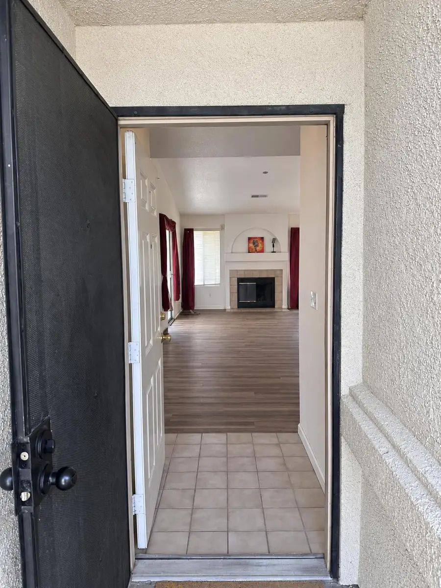 320 Rosalie Court E, Los Banos, CA 93535 - #2
