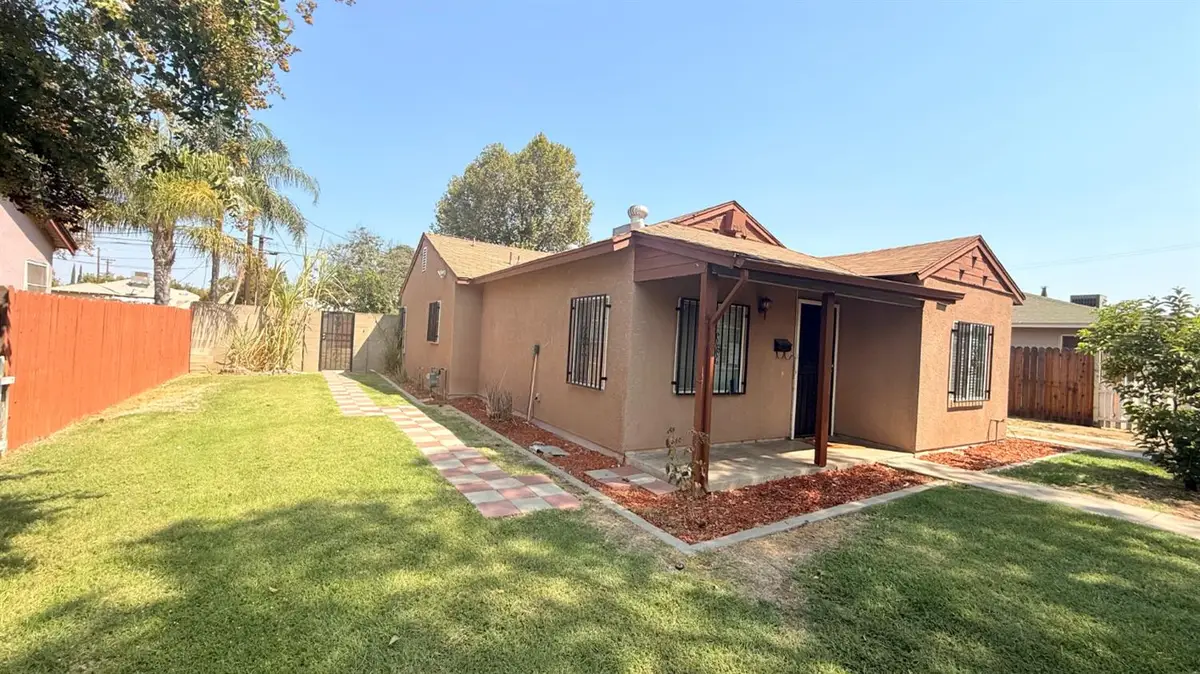 3517 E Lamona Avenue, Fresno, CA 93703 - #1
