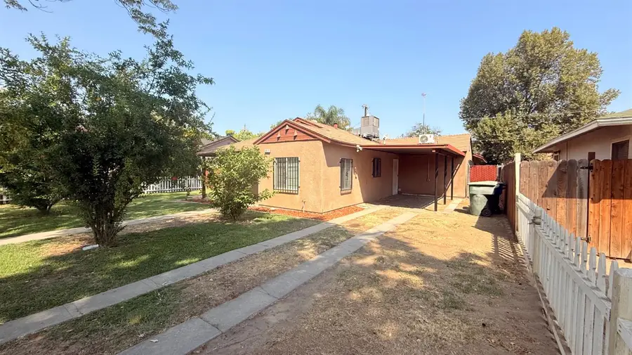 3517 E Lamona Avenue, Fresno, CA 93703 - #2