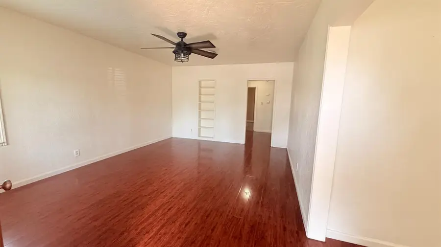 3517 E Lamona Avenue, Fresno, CA 93703 - #3