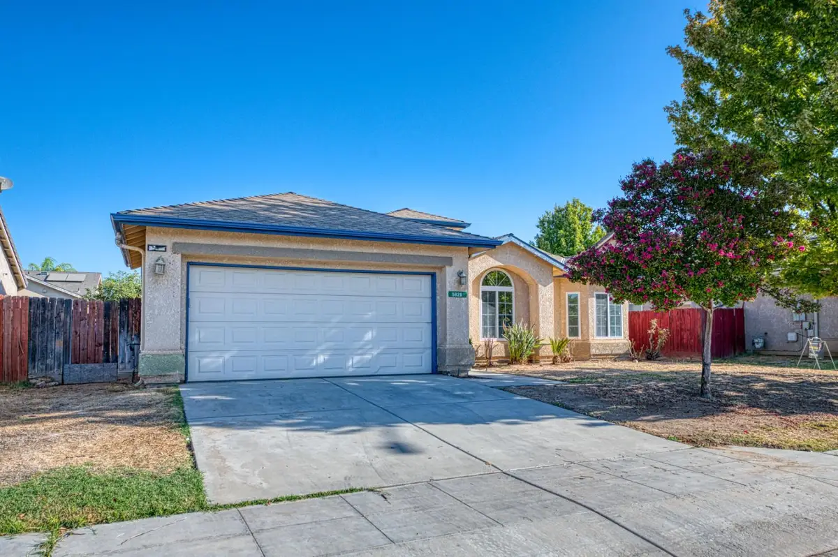 5928 W Rialto Avenue, Fresno, CA 93722 - #1