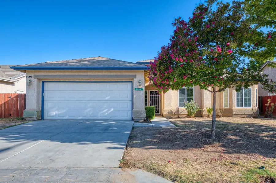 5928 W Rialto Avenue, Fresno, CA 93722 - #3