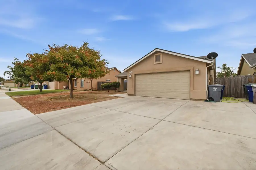 1781 Diamond Avenue, Sanger, CA 93657 - #3