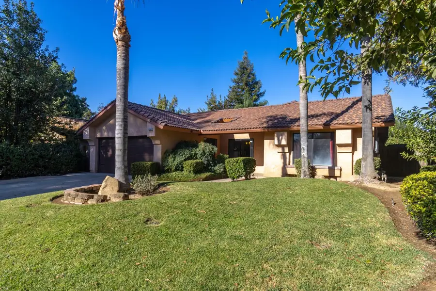 6365 N Carica Avenue, Fresno, CA 93722 - #2