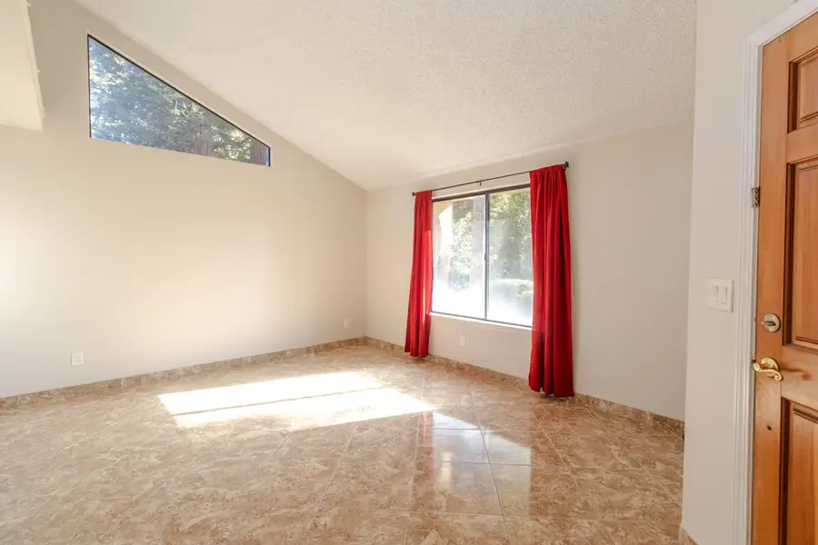 6365 N Carica Avenue, Fresno, CA 93722 - #3