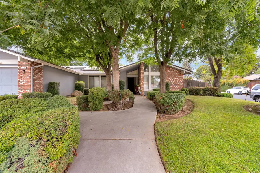 1995 Vartikian Avenue, Clovis, CA 93611 - #2