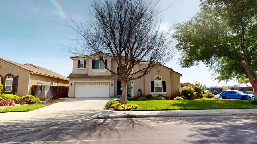 1051 N Coventry Avenue, Clovis, CA 93611 - #3