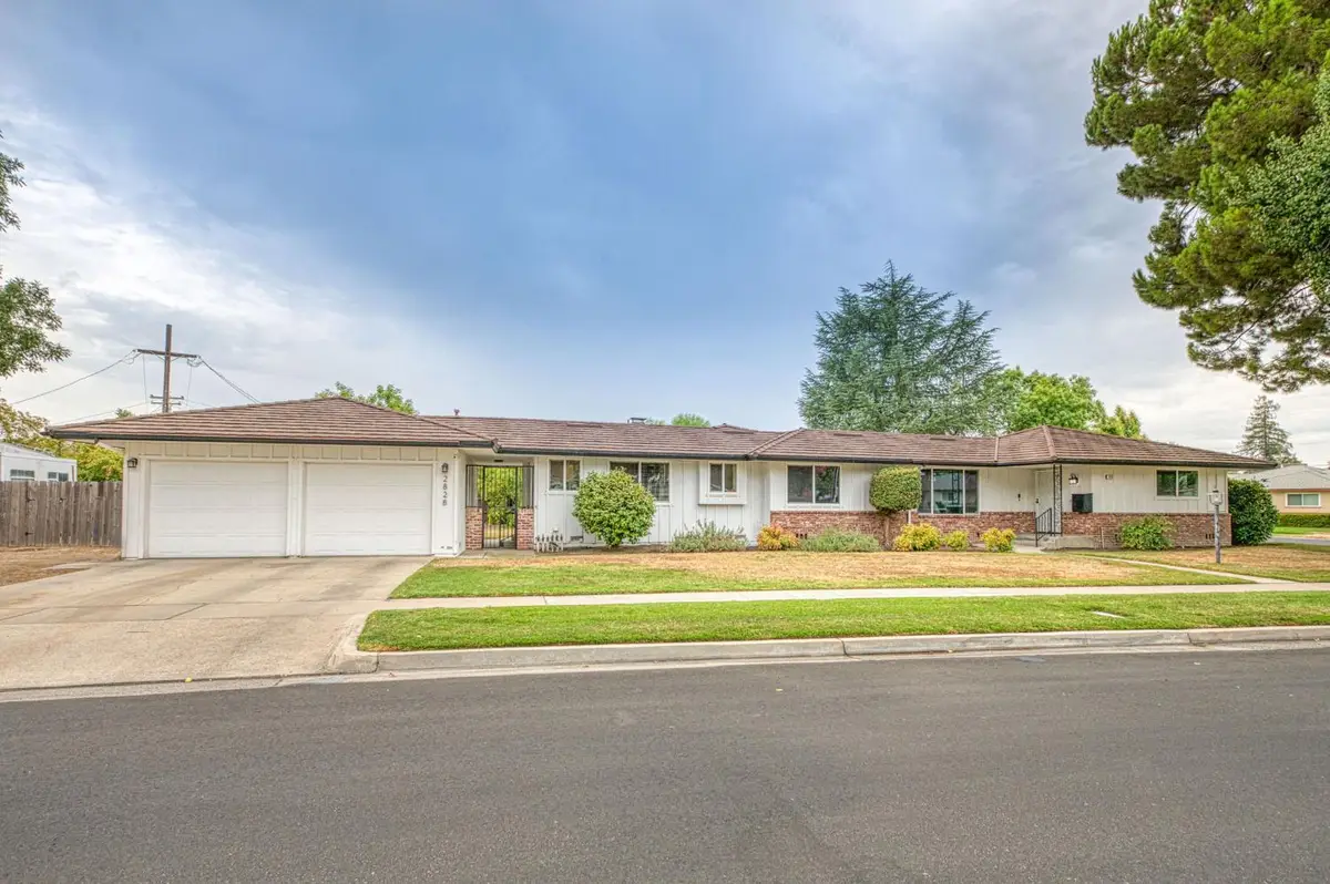 2828 E Fedora Avenue, Fresno, CA 93726 - #1
