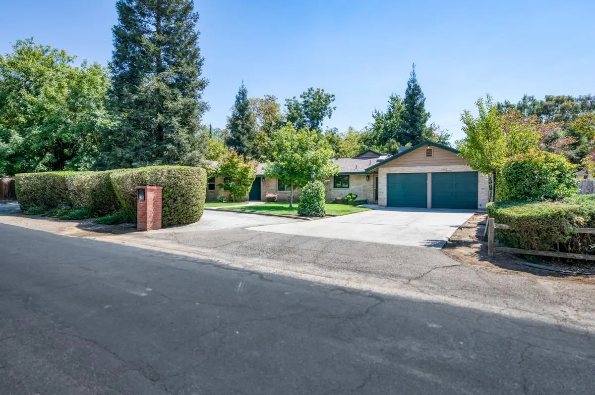 420 E Pontiac Way, Fresno, CA 93704 - #1