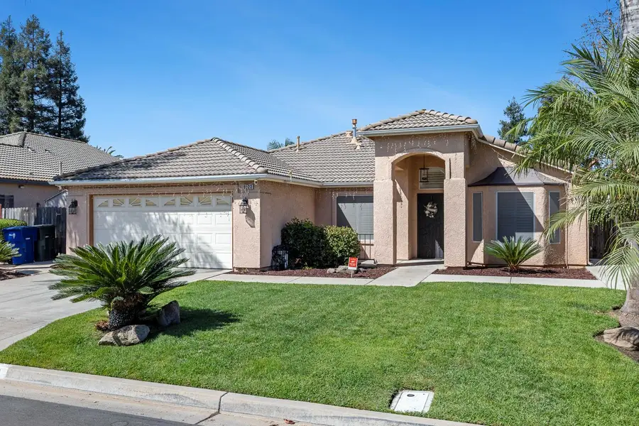 8223 N Sierra Vista Avenue, Fresno, CA 93720 - #2