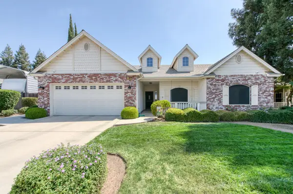 1751 N Orangewood Avenue, Clovis, CA 93619