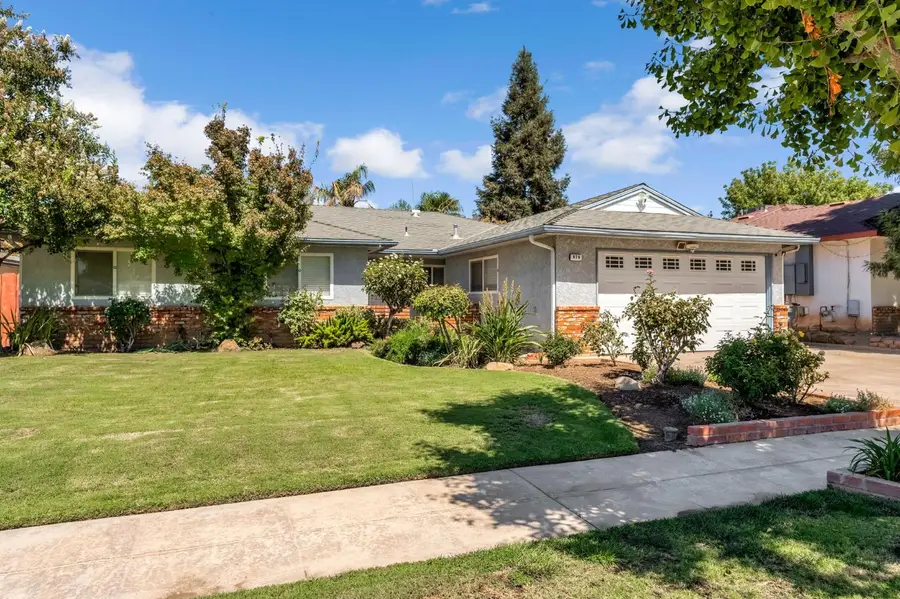 976 Minarets Ave, Fresno, CA 93720 - #2