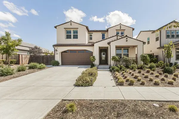 4475 Crown Bluffs Drive, Madera, CA 93636