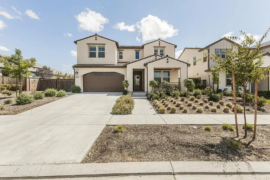 4475 Crown Bluffs Drive, Madera, CA 93636 - #2