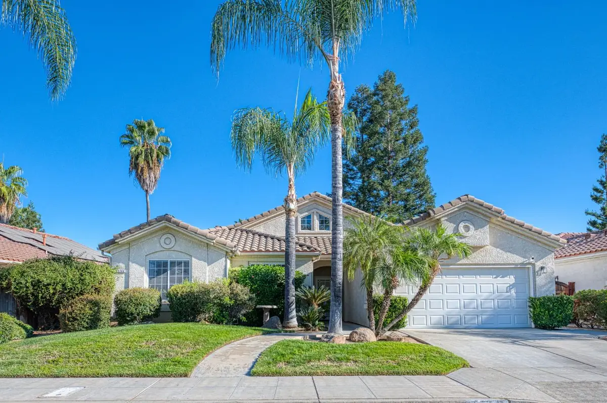 5744 W Cromwell Avenue, Fresno, CA 93722 - #1