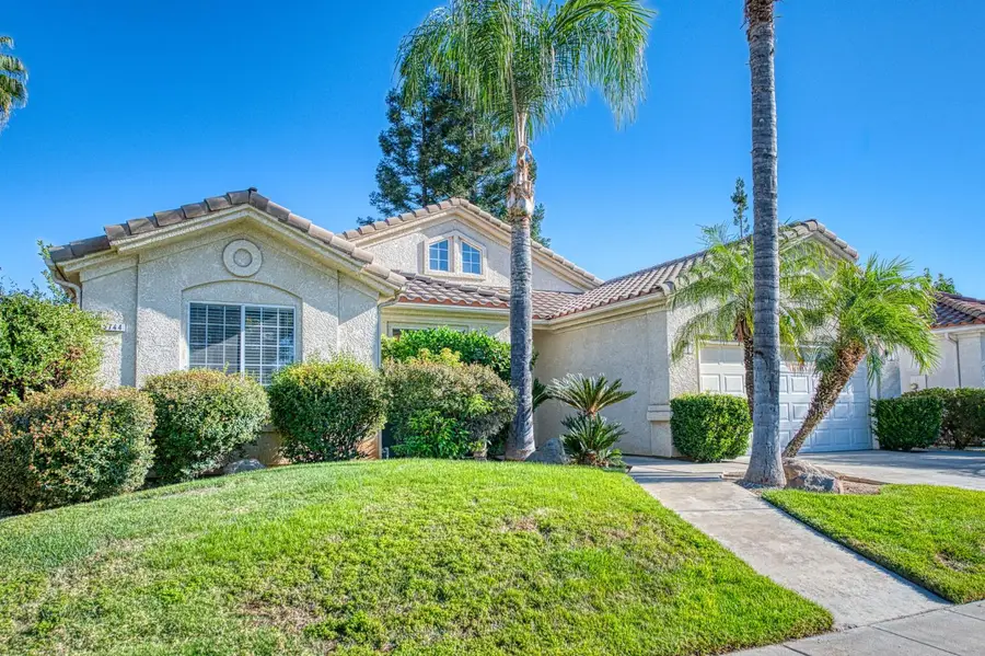 5744 W Cromwell Avenue, Fresno, CA 93722 - #2