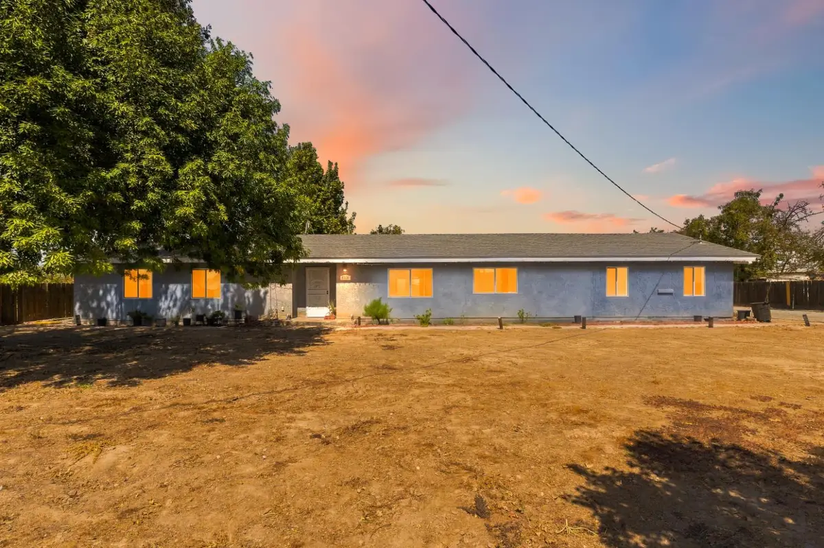 6110 W Nebraska Avenue, Caruthers, CA 93609 - #1