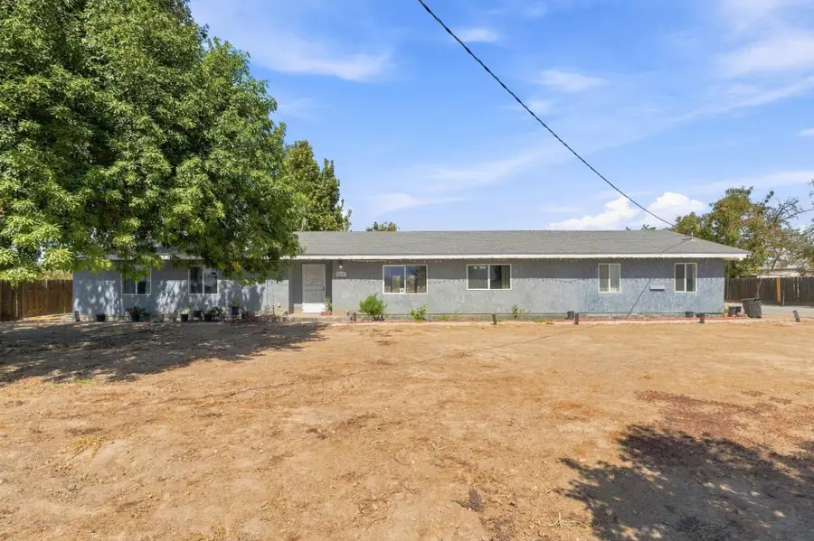 6110 W Nebraska Avenue, Caruthers, CA 93609 - #2