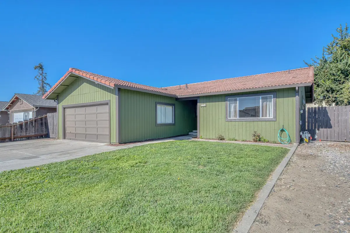 290 Carnoble Dr, Hollister, CA 95023 - #1