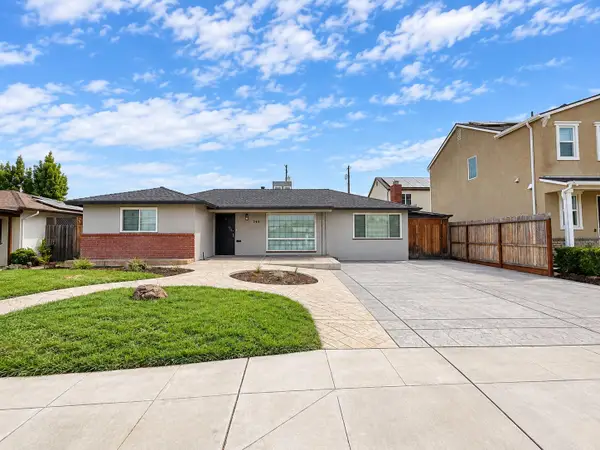 245 Minnewawa Avenue #A, Clovis, CA 93612
