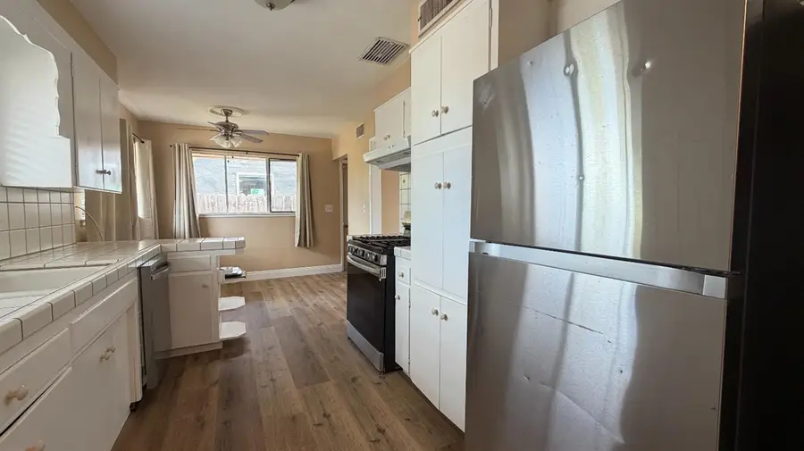 1823 W Harvard Avenue, Fresno, CA 93705 - #2