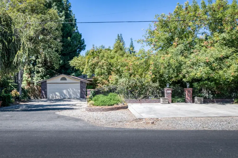 4475 N Wishon Avenue, Fresno, CA 93704 - #2