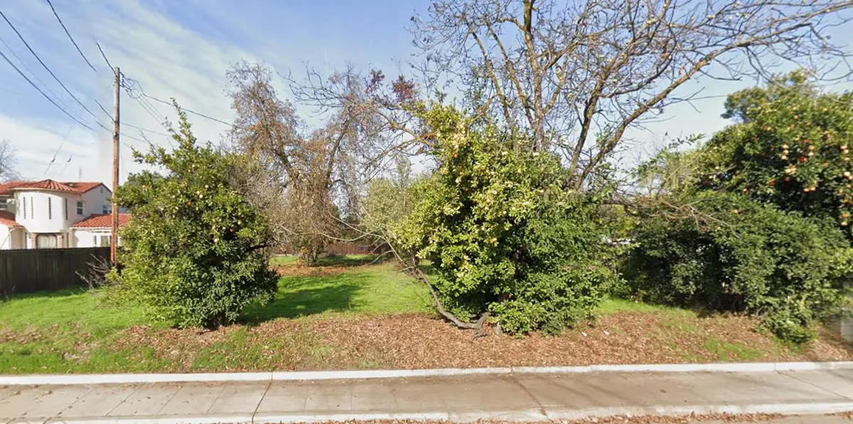 5483 E Tulare Street, Fresno, CA 93727 - #1