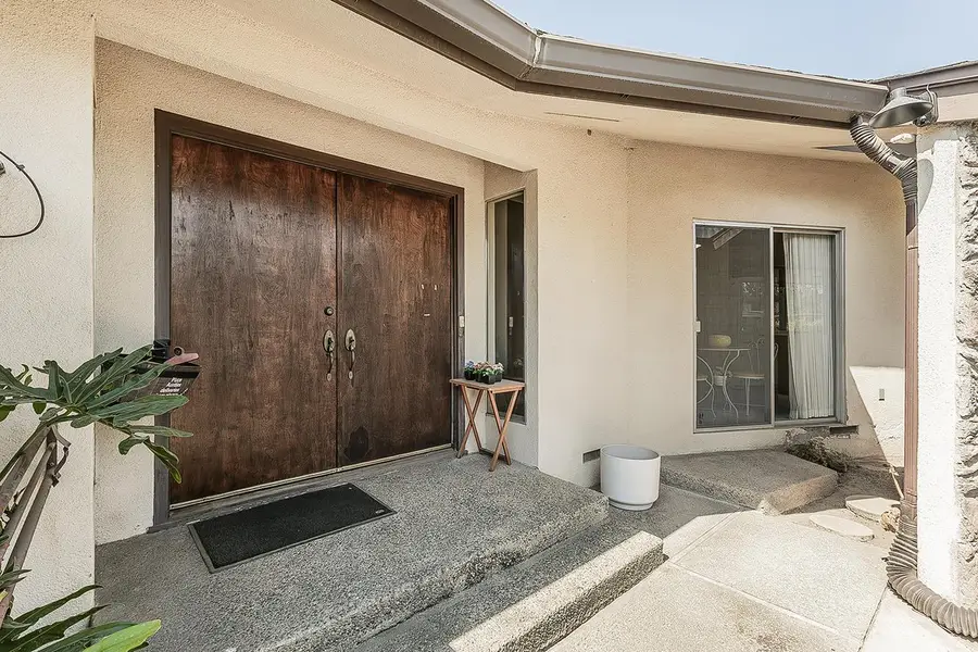 8287 E Sanders Court, Fresno, CA 93737 - #3