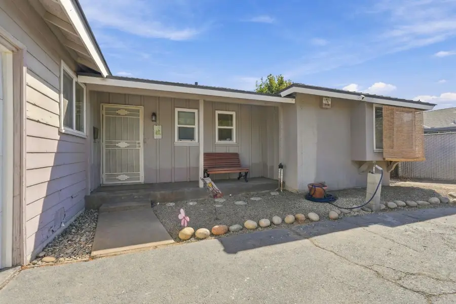 2952 E Dakota Avenue, Fresno, CA 93726 - #2