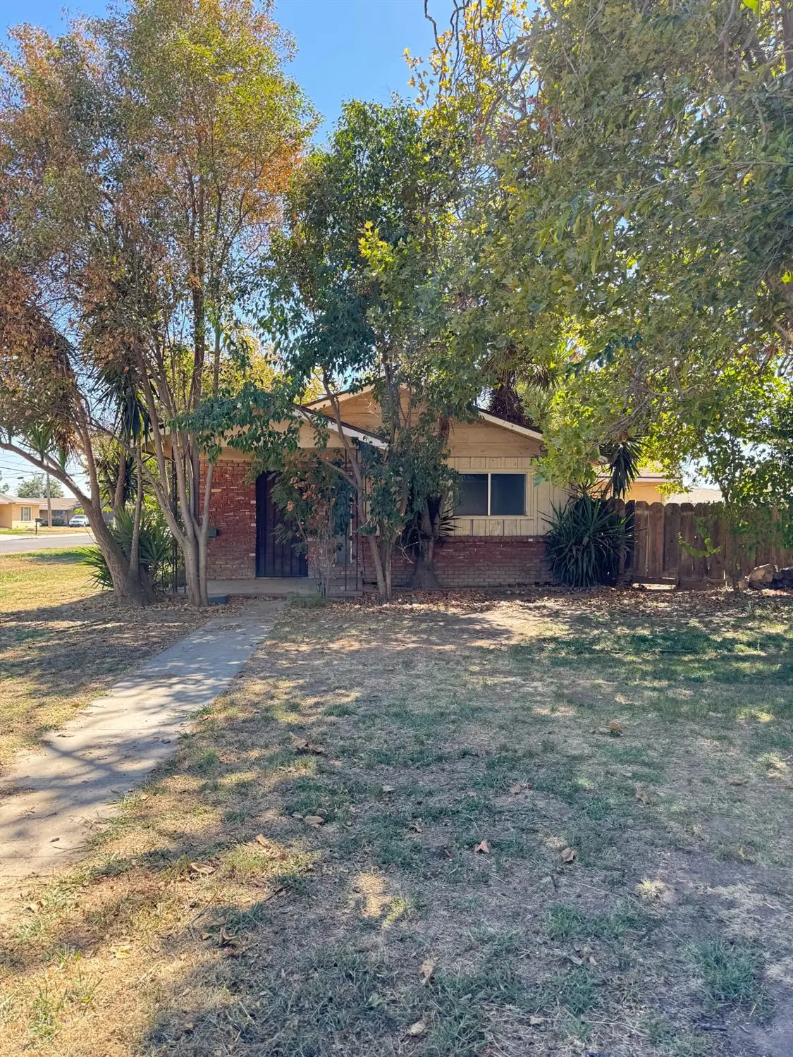 1900 W 4th Street, Madera, CA 93637 - #1
