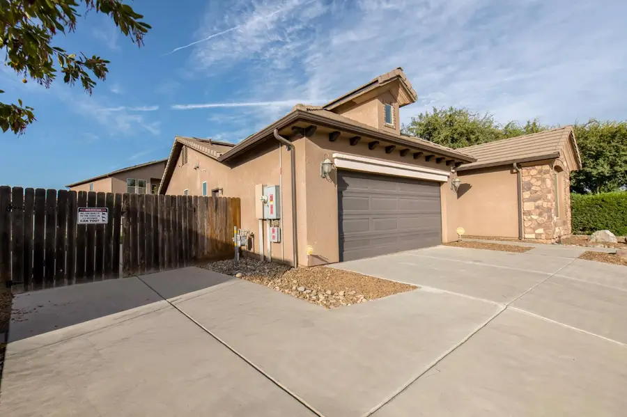 5897 E Laurite Avenue, Fresno, CA 93727 - #3