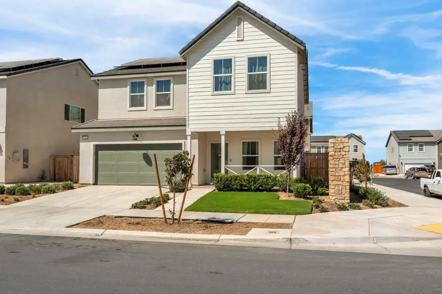 1069 Plum Tree Avenue, Clovis, CA 93619 - #3