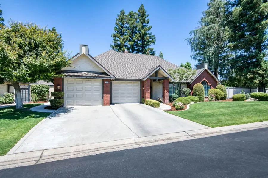 2555 W Bluff Avenue #101, Fresno, CA 93711 - #3