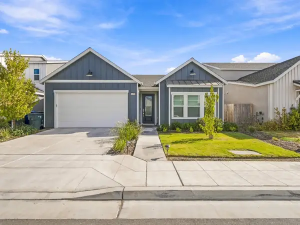 6455 E Giavanna Avenue, Fresno, CA 93727