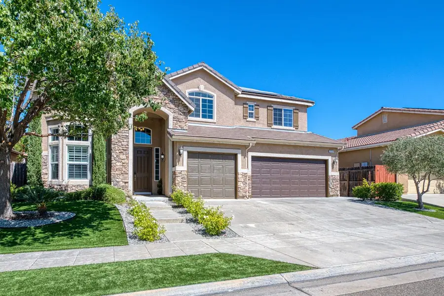 2272 E Prestwick Avenue, Fresno, CA 93730 - #2